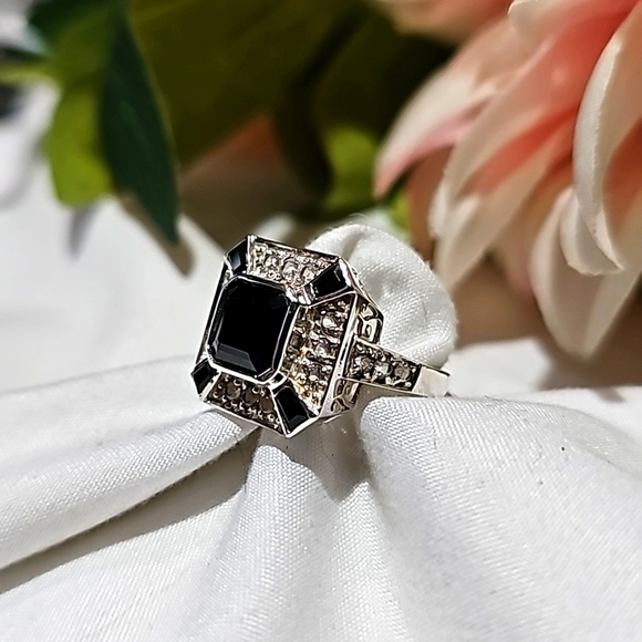 Black Spinel Ring - Picture 2 of 16